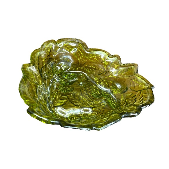 Vintage Green Indiana Glass Loganberry Pattern Berry or Candy Bowl Dish Leaves - Picture 3 of 8